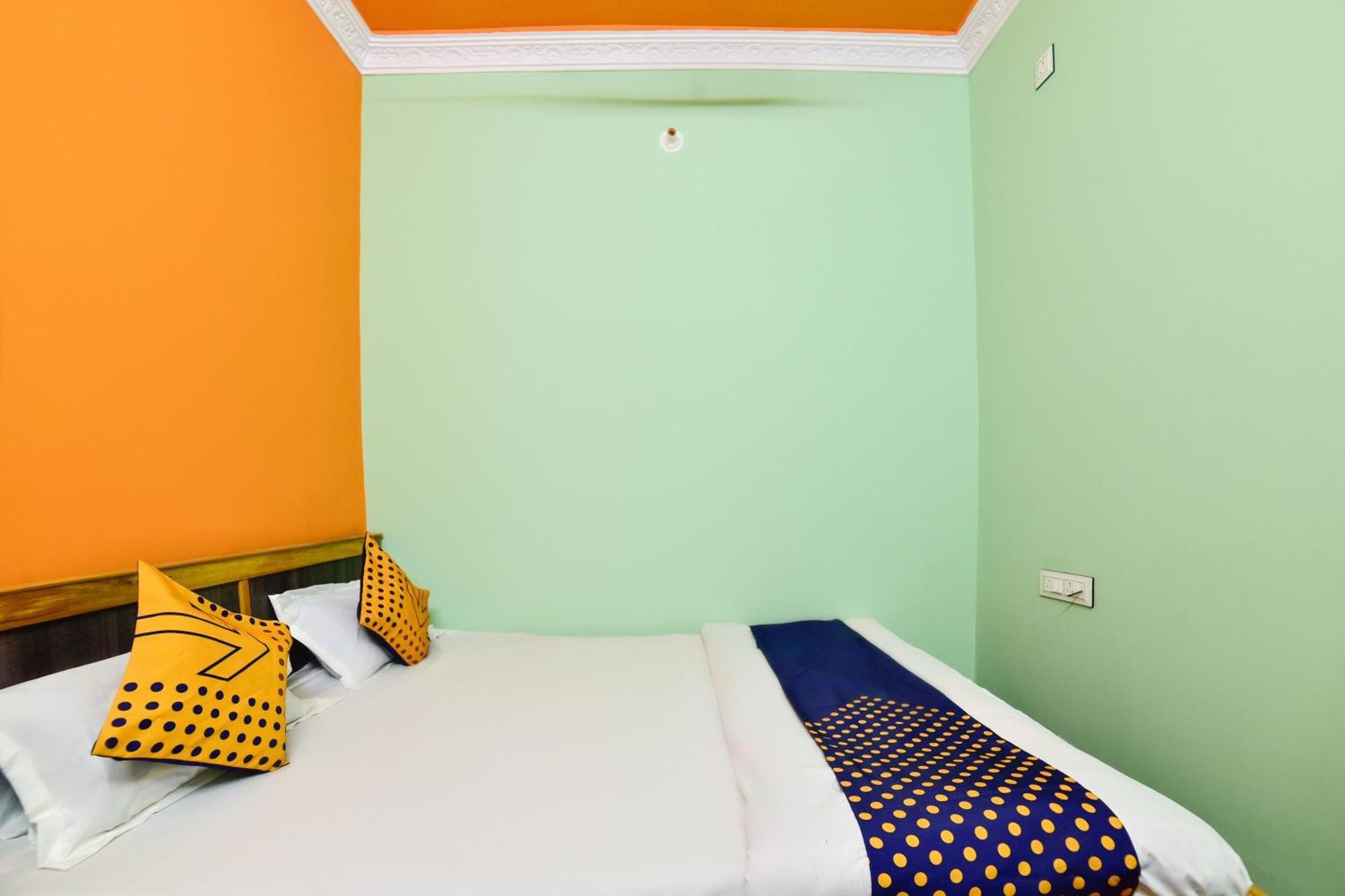 Spot On Devlok Guest House Patna  Exterior foto